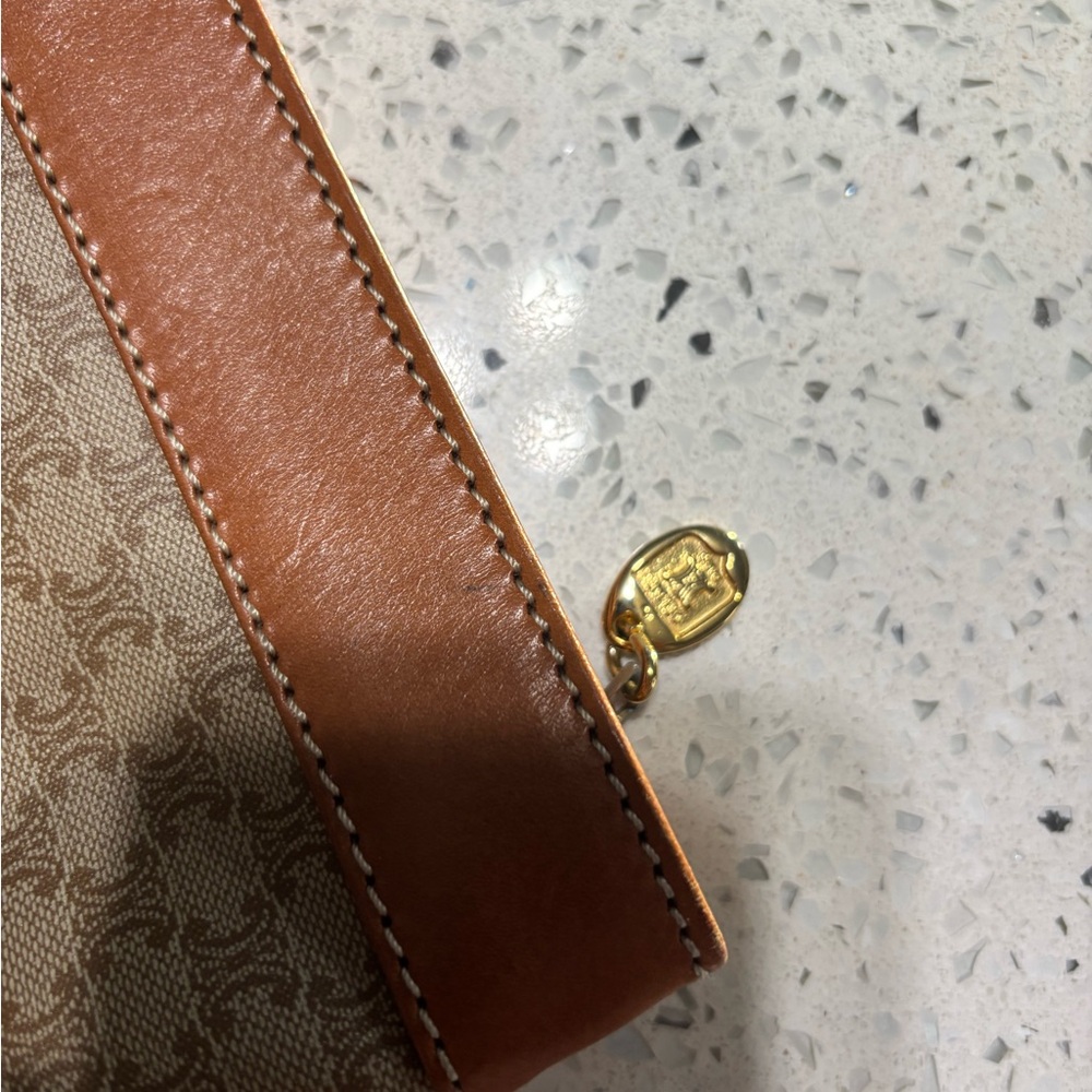 Celine Luxury Leather Triomphe Macadam Clutch Bag - Picture 4 of 10